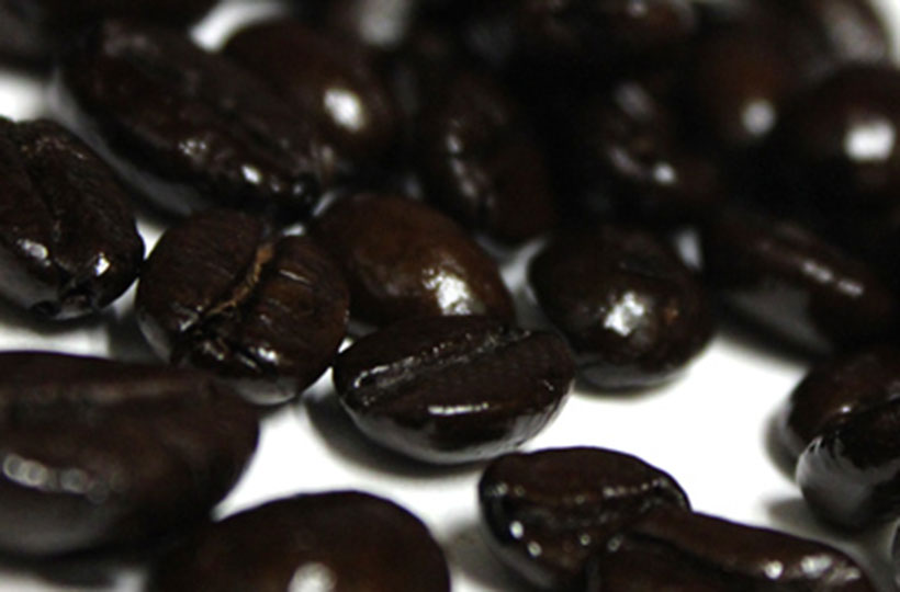 Сколько кофеина в кофе темной обжарки?