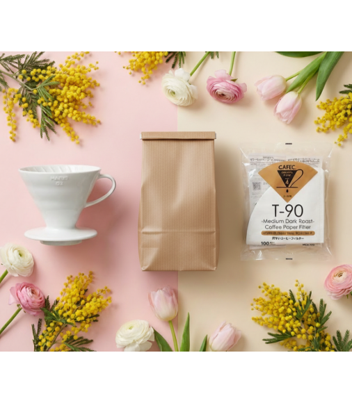 Подарочный кофейный набор на 8 марта с белой воронкой Hario и фильтрами