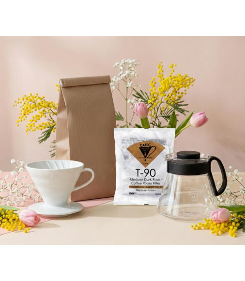 Подарочный кофейный набор на 8 марта: воронка и сервер Hario, фильтры Cafec